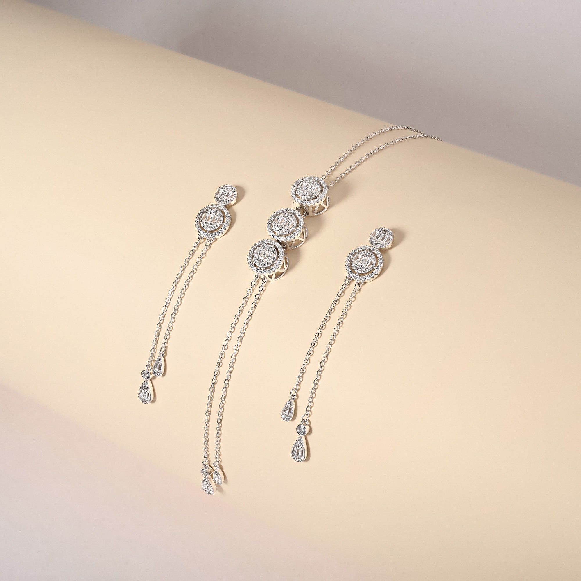 Circlet Symphony Silver Necklace Set