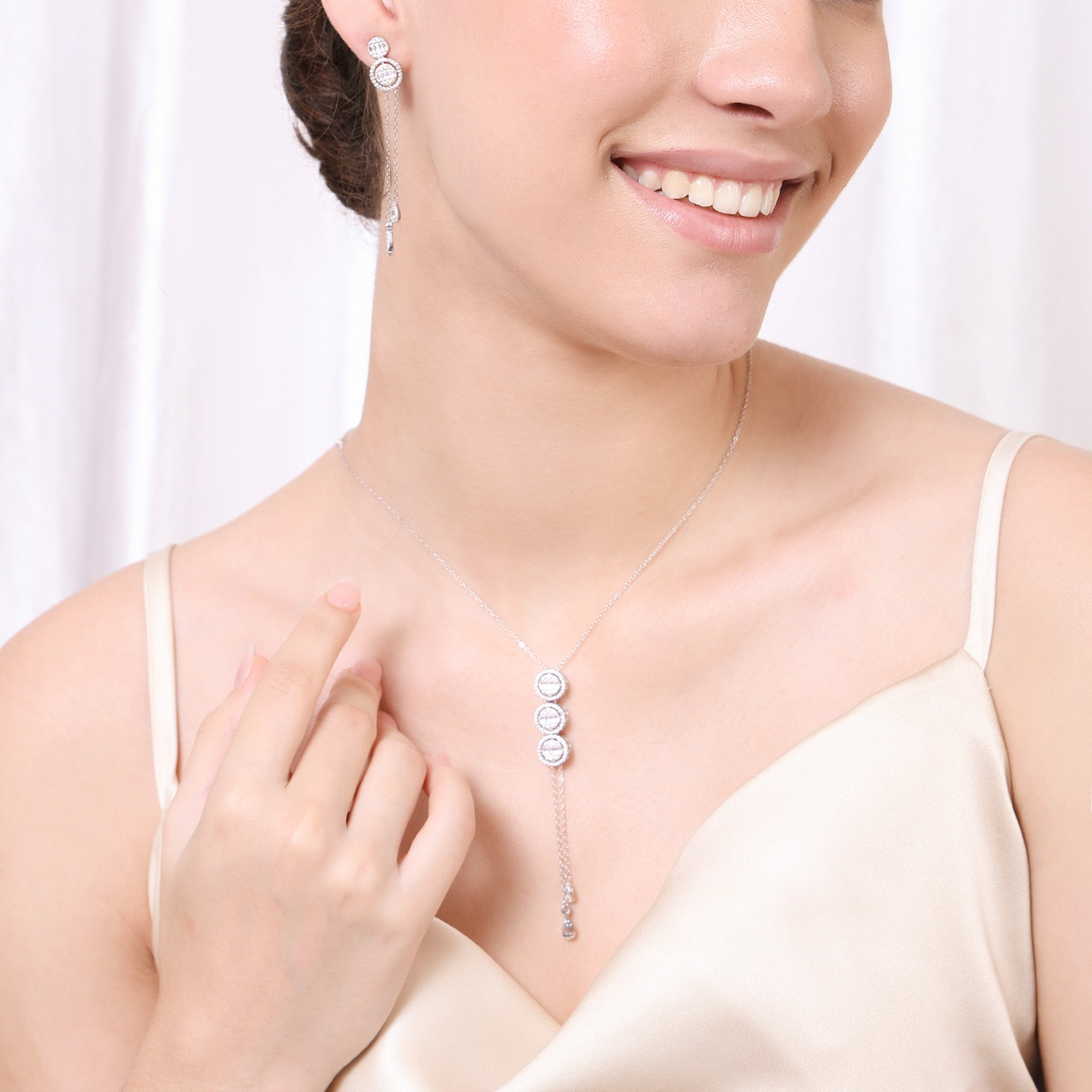 Circlet Symphony Silver Necklace Set