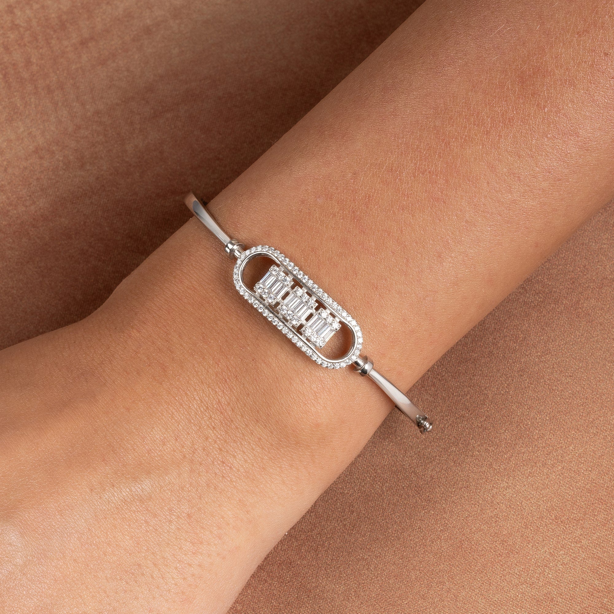 Glimmering Shiny kada