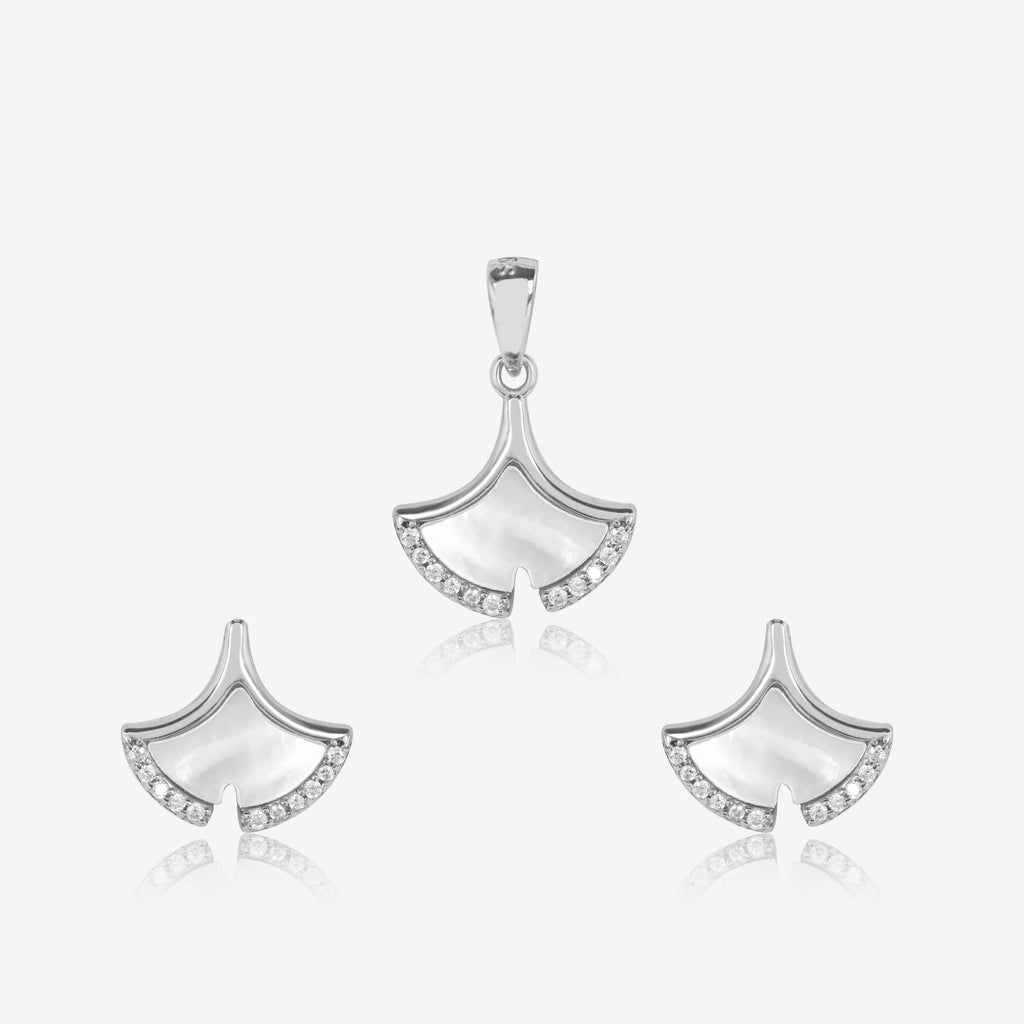 Splendor Seashell Pendant Set