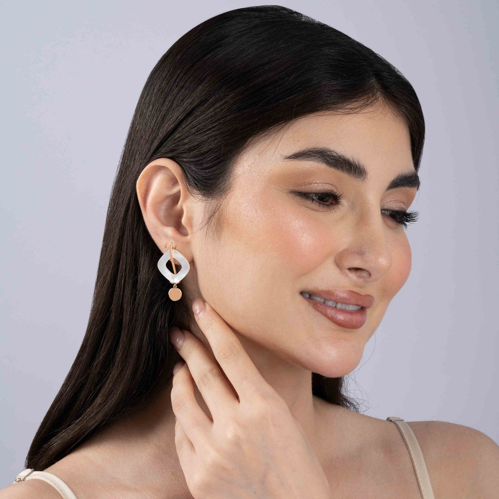 Sleek Statement Dangler