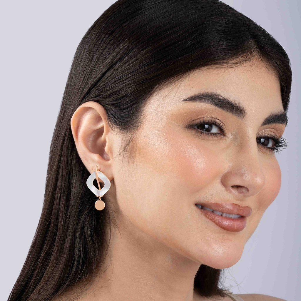 Sleek Statement Dangler