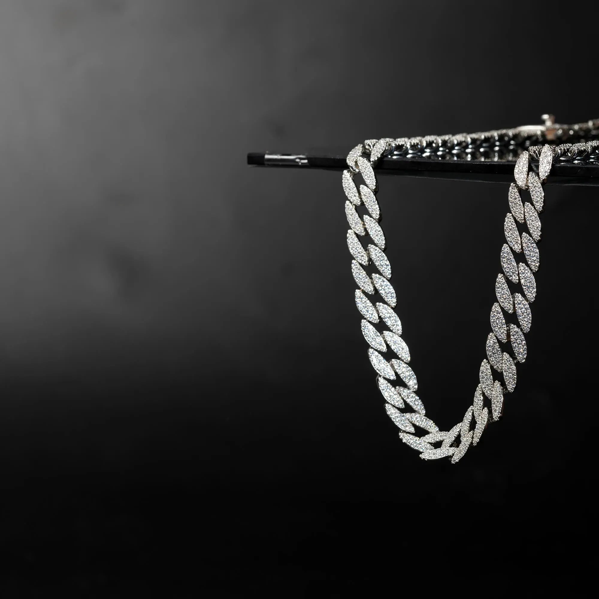 Radiant Links Chain - Touch925