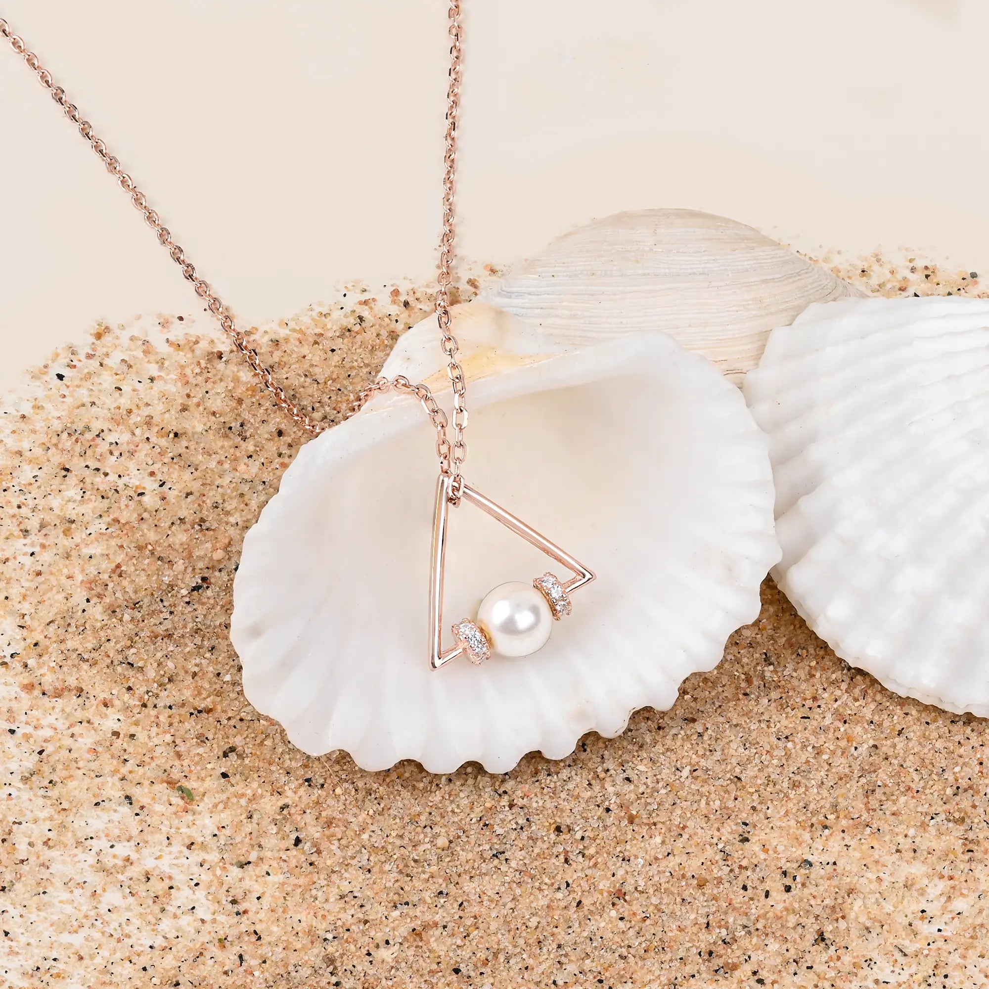 Graceful Triangle Pearl Necklace