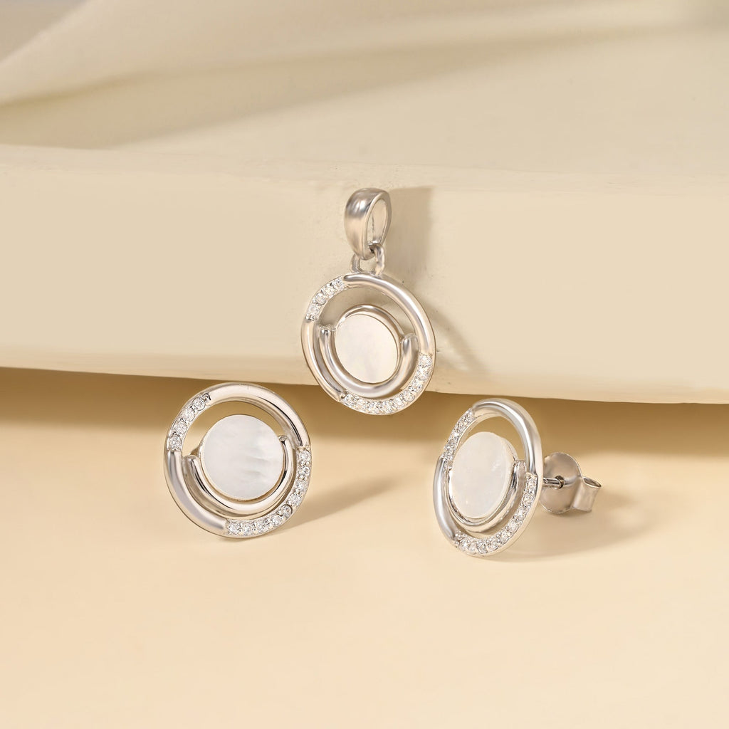 Radiant Circle Zirconia Pendant Set
