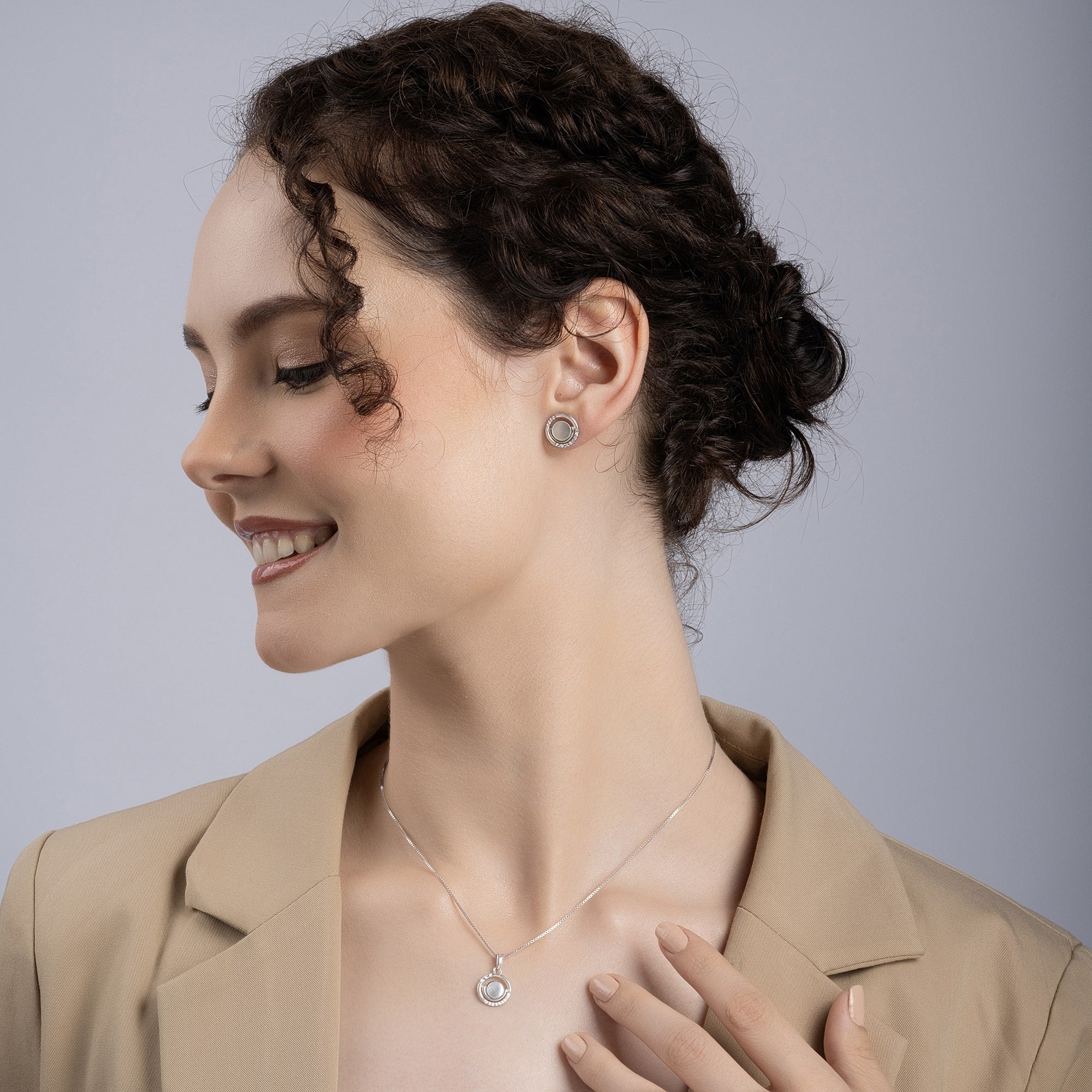 Radiant Circle Zirconia Pendant Set