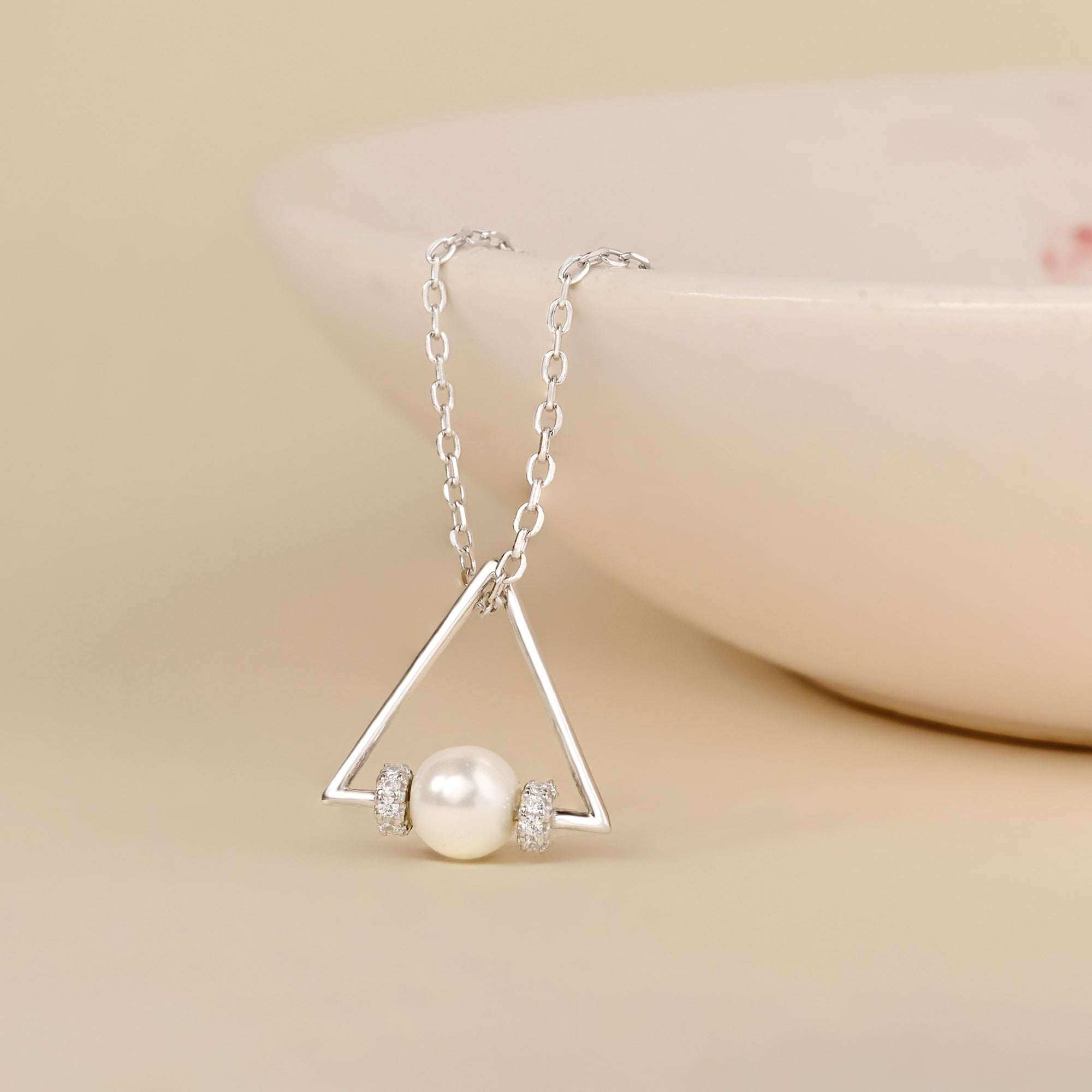 Graceful Triangle Pearl Necklace